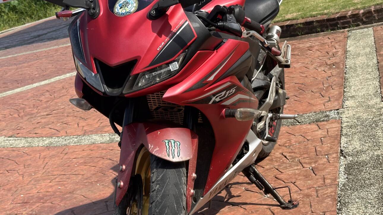 Yamaha R15